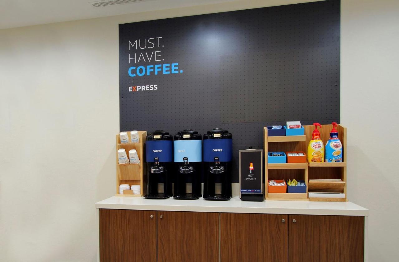 智选假日酒店-堪萨斯城市区 外观 照片