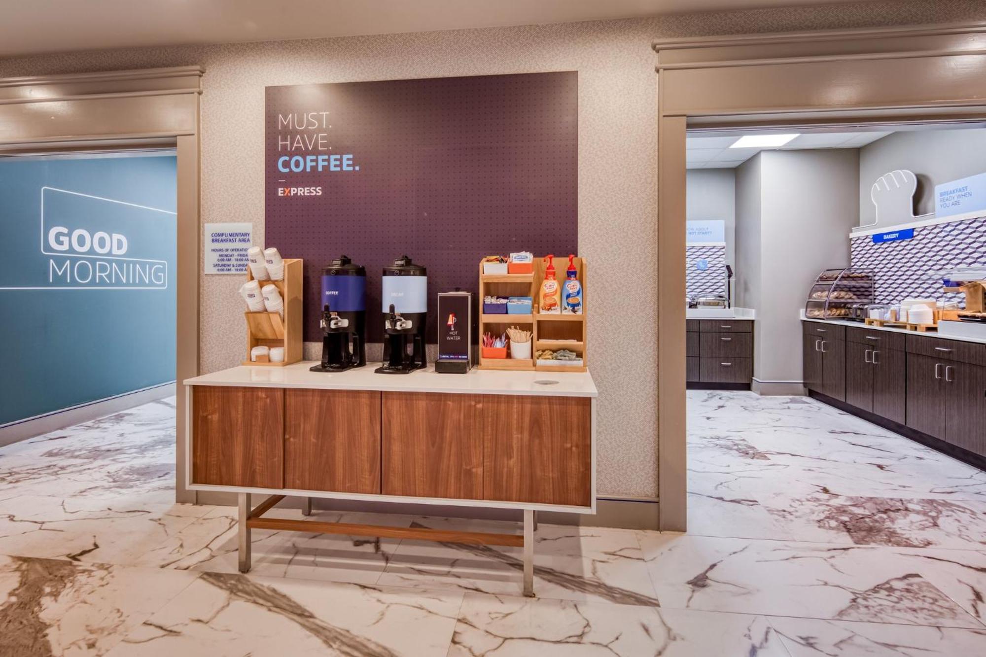 智选假日酒店-堪萨斯城市区 外观 照片